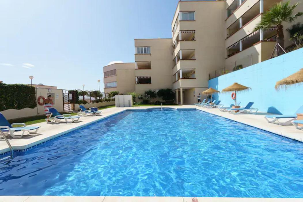 בנאלמדנה Chic Beachfront Flat With Amazing Sea Views And Private Indoor Parking מראה חיצוני תמונה