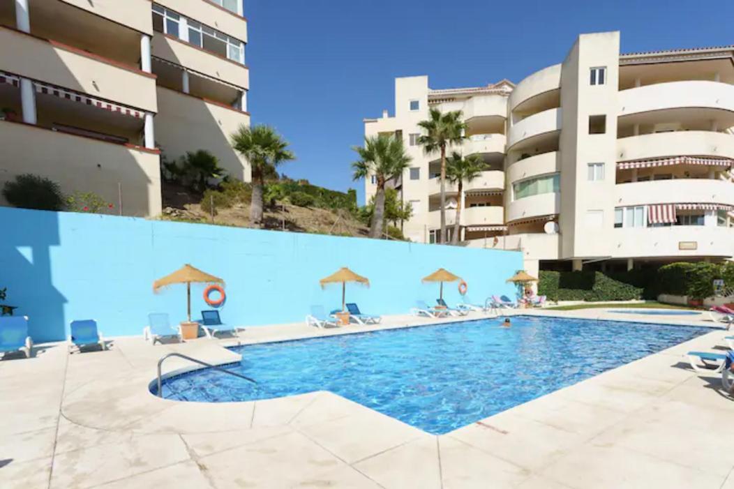 בנאלמדנה Chic Beachfront Flat With Amazing Sea Views And Private Indoor Parking מראה חיצוני תמונה