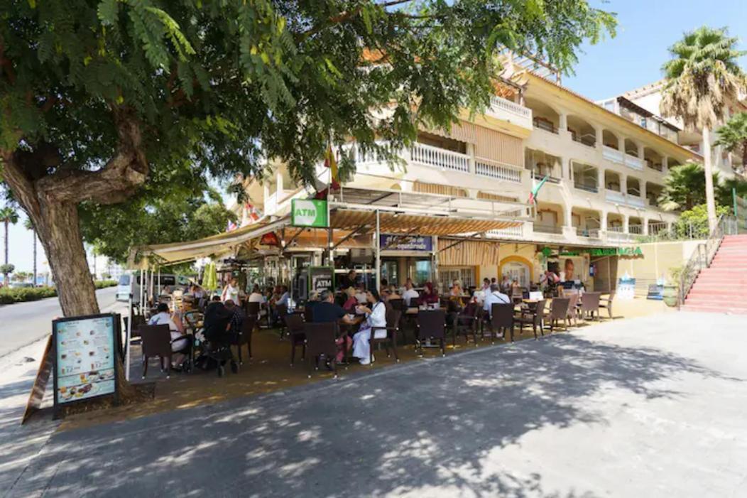 בנאלמדנה Chic Beachfront Flat With Amazing Sea Views And Private Indoor Parking מראה חיצוני תמונה