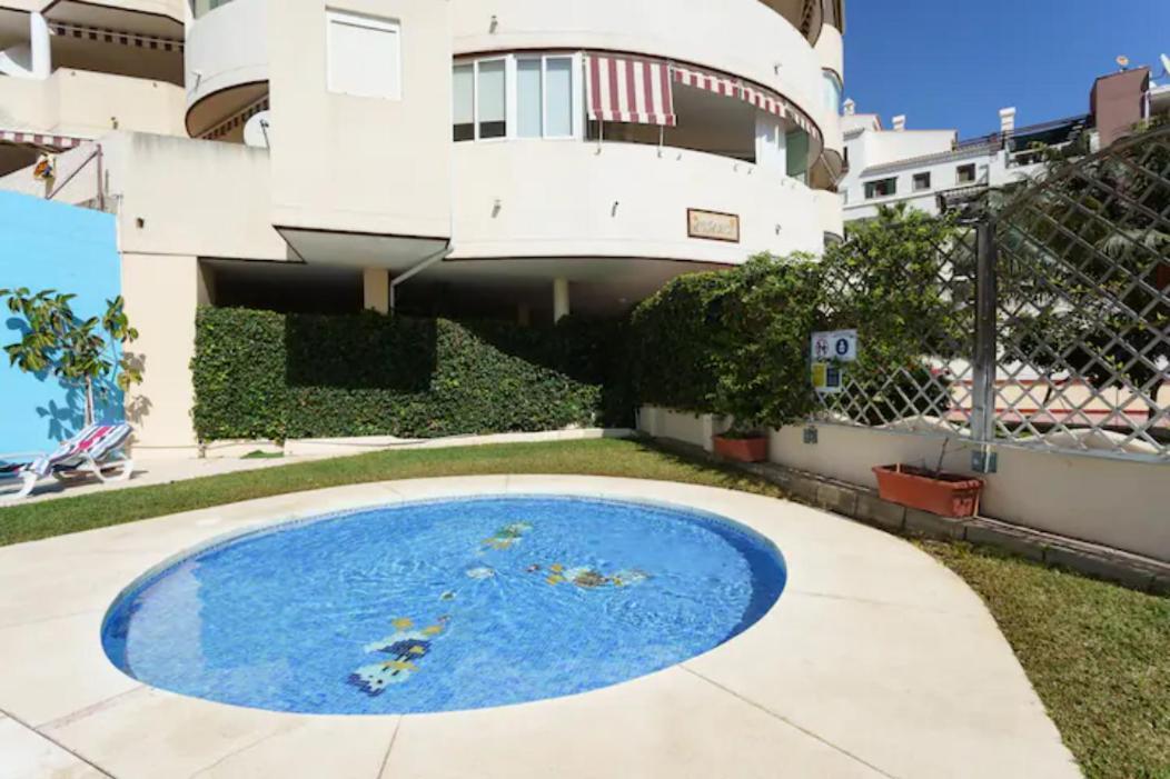 בנאלמדנה Chic Beachfront Flat With Amazing Sea Views And Private Indoor Parking מראה חיצוני תמונה