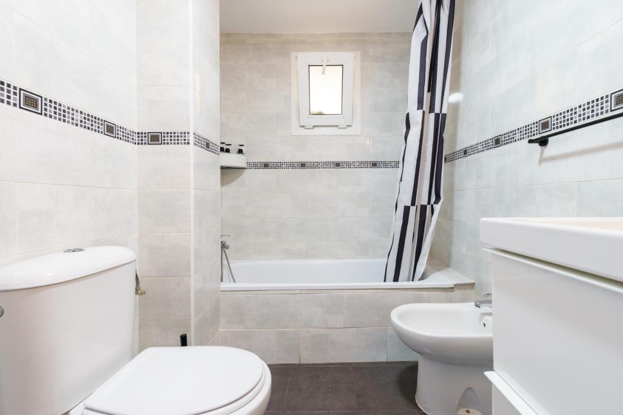 בנאלמדנה Chic Beachfront Flat With Amazing Sea Views And Private Indoor Parking מראה חיצוני תמונה